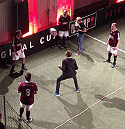Ball in der Luft halten - Kopfeinsatz war gefragt (©Foto. Martin Schmitz)
